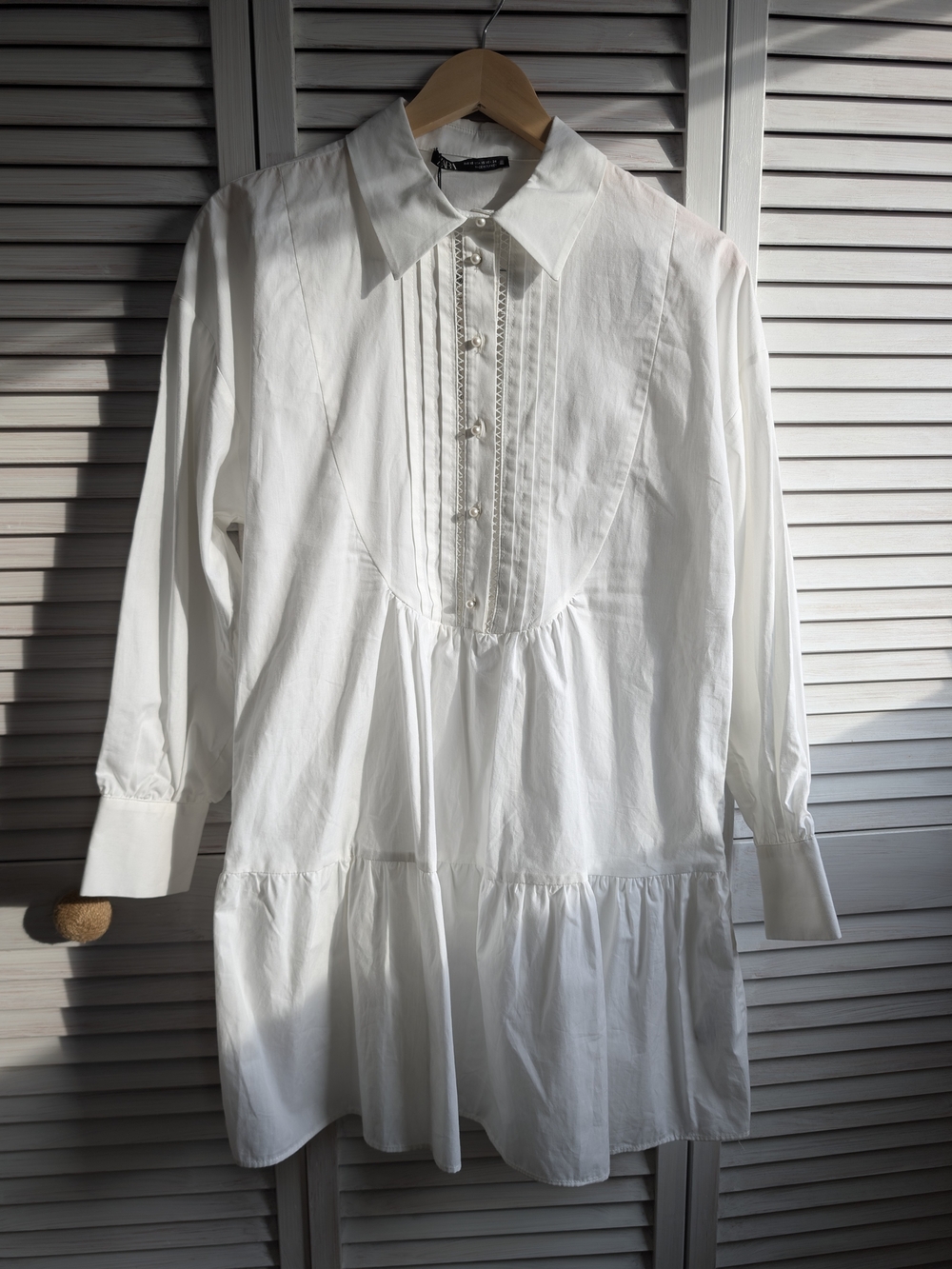 Zara White Pearl Buttons Voluminous Po
